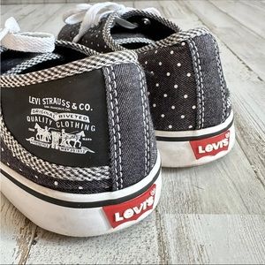 Women's Levi's Sneakers
Size 6.5